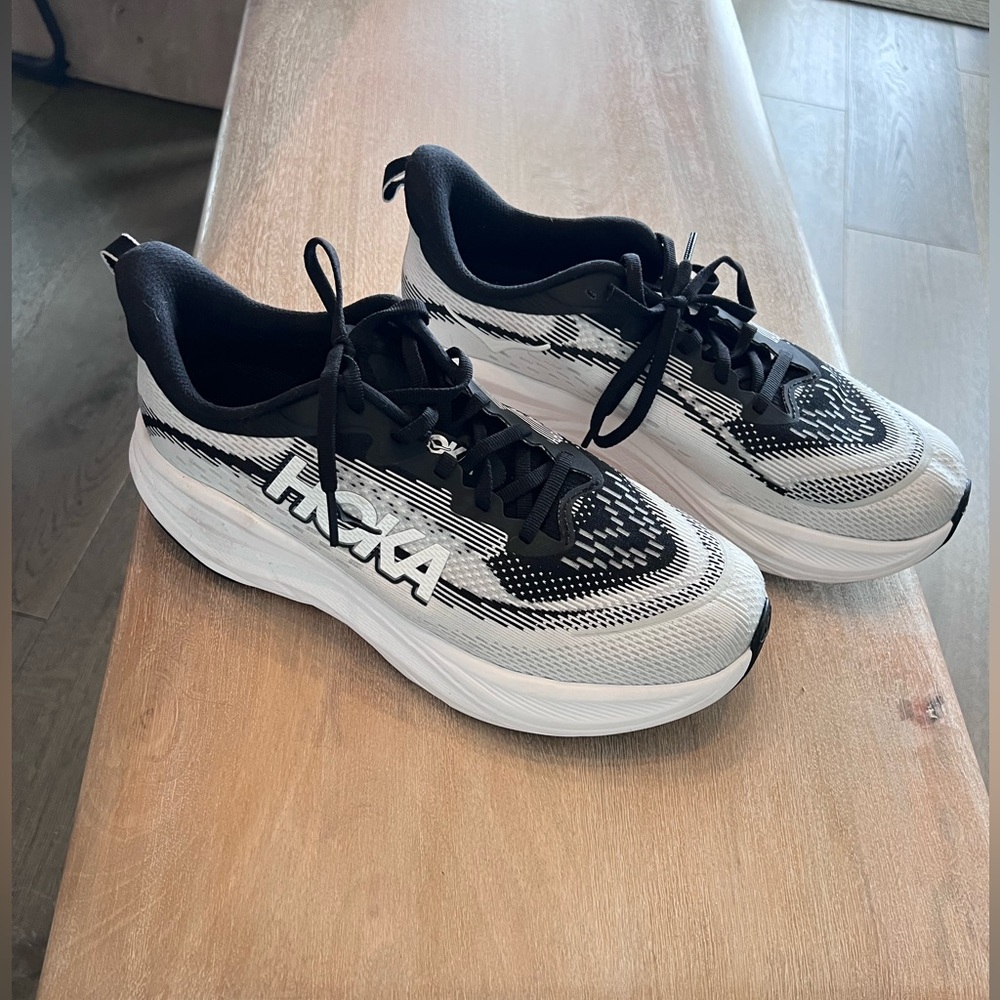 Hoka Skyflow